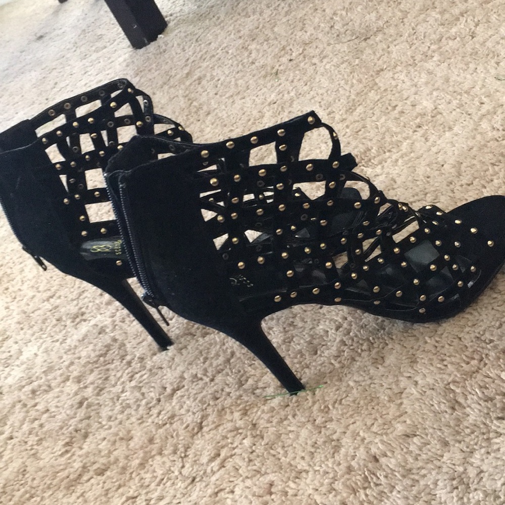 Size 11 black lattice heels NWOT